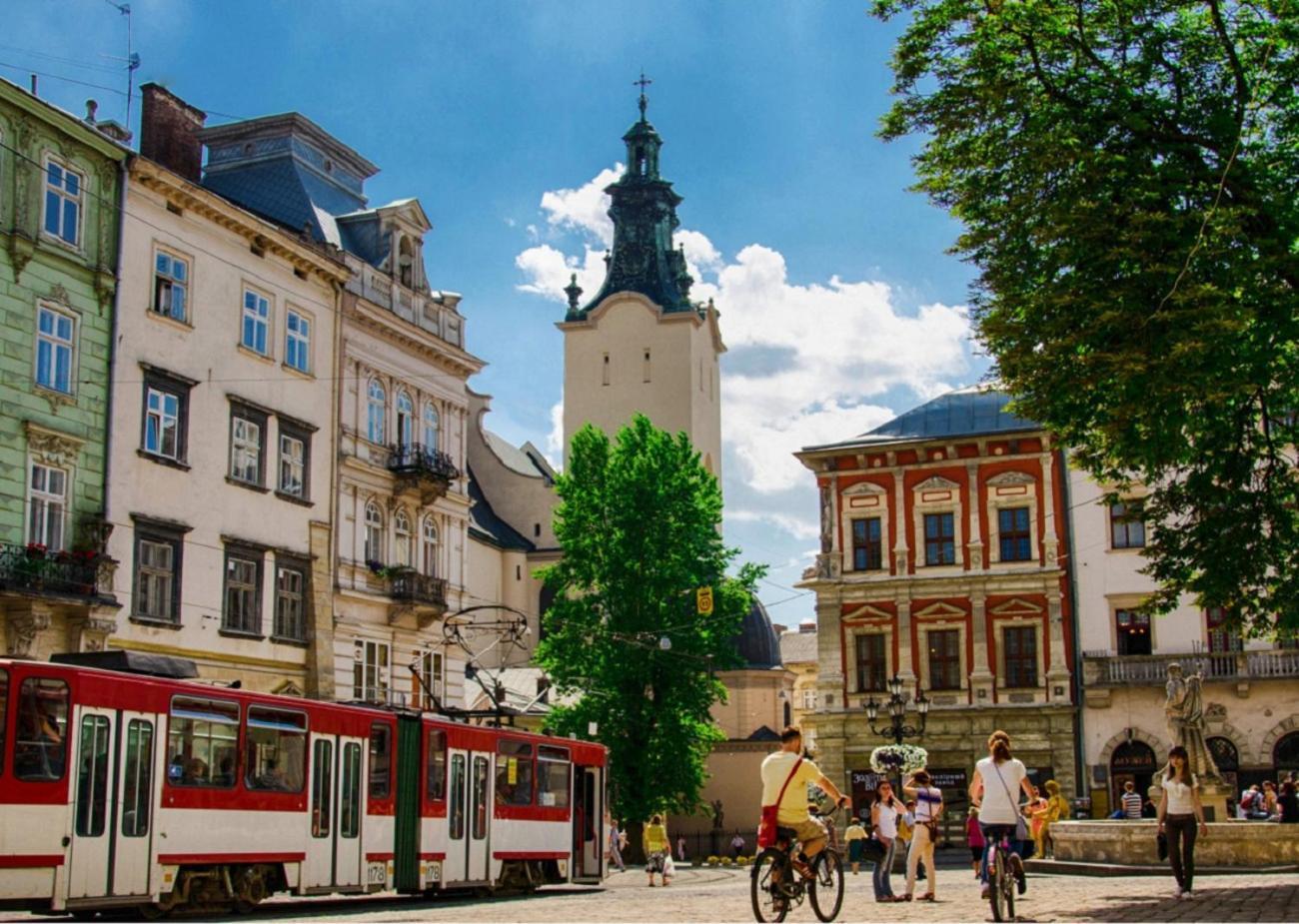 Люкс Апартаменти На Площі Ринок Lviv Exterior foto