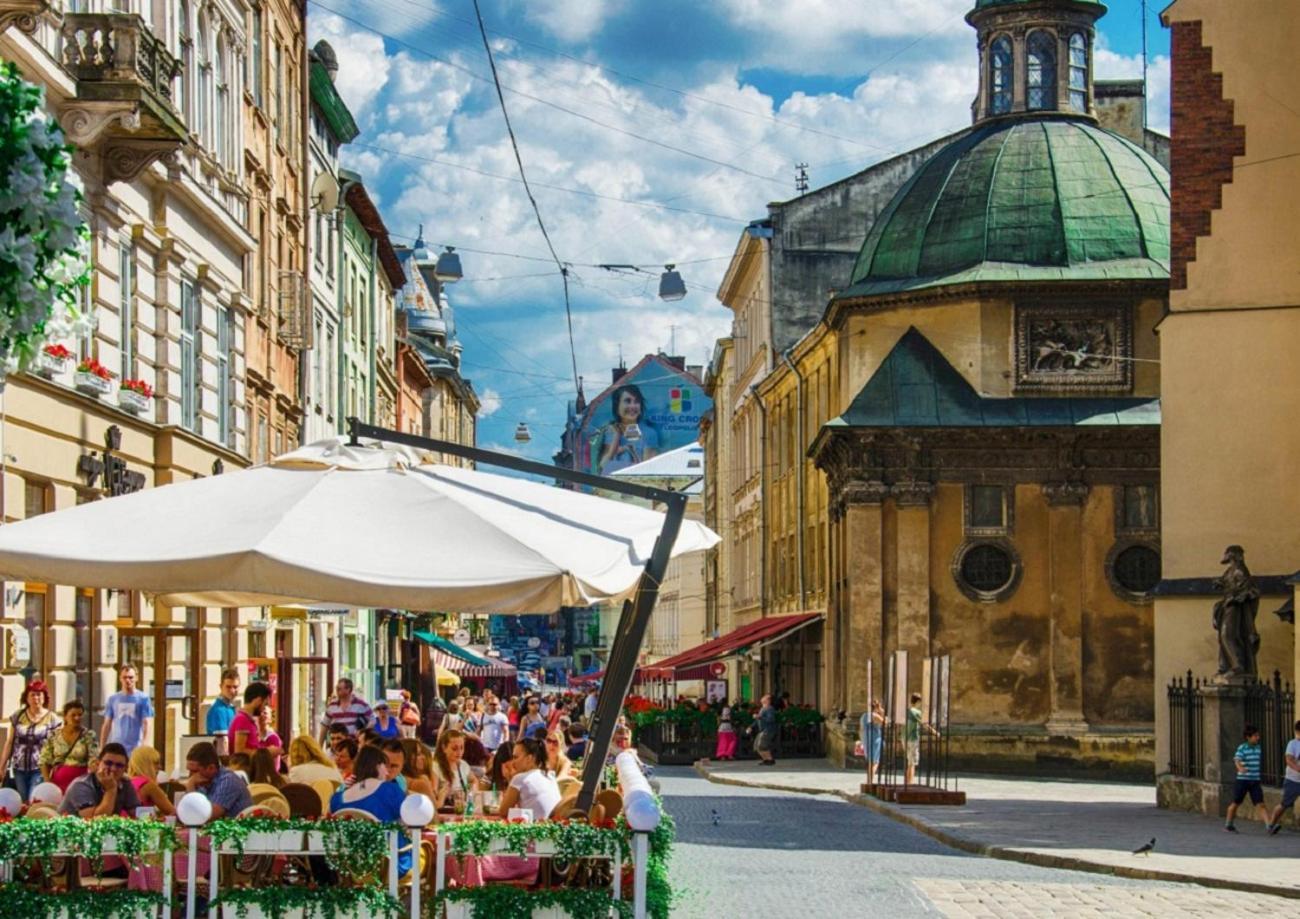 Люкс Апартаменти На Площі Ринок Lviv Exterior foto
